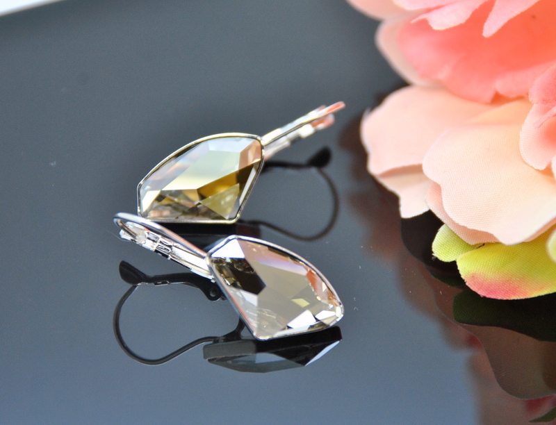 Auskari ar Swarovski Elements kristāliem VE-2249