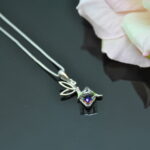 Kulons ar Swarovski Elements kristāliem VP-2282