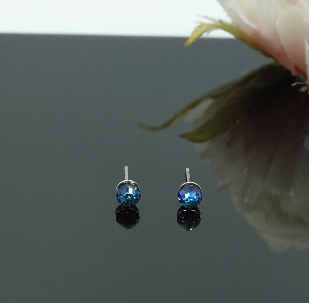 Auskari ar Swarovski Elements kristāliem VE-3942