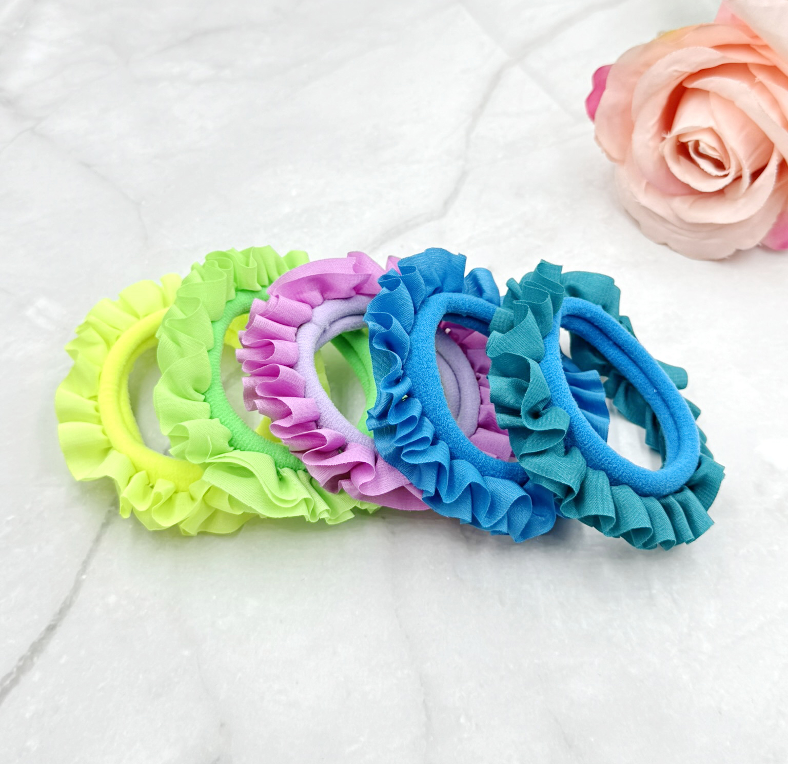 Matu gumija ar svarciņu LA-2768