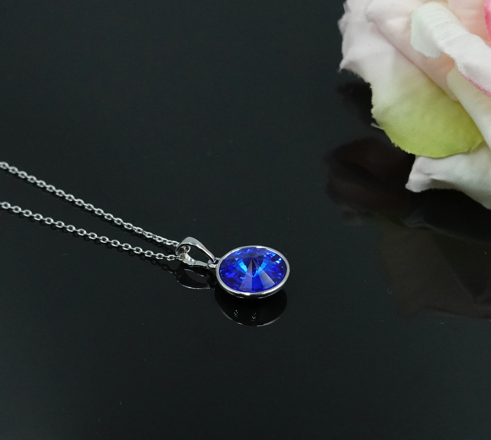 Kulons ar Swarovski Elements kristāliem VP-2370